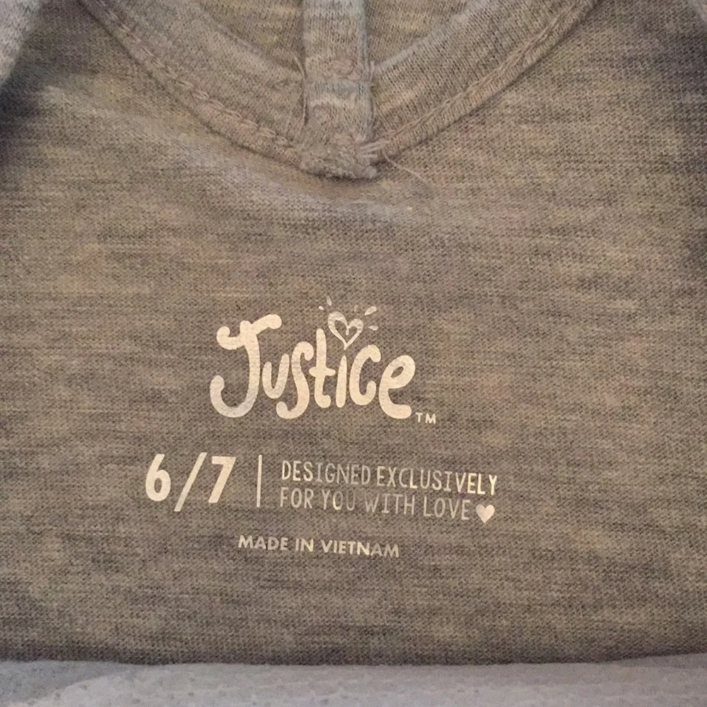 Justice t shirt gray with sequins owl size 6/7
